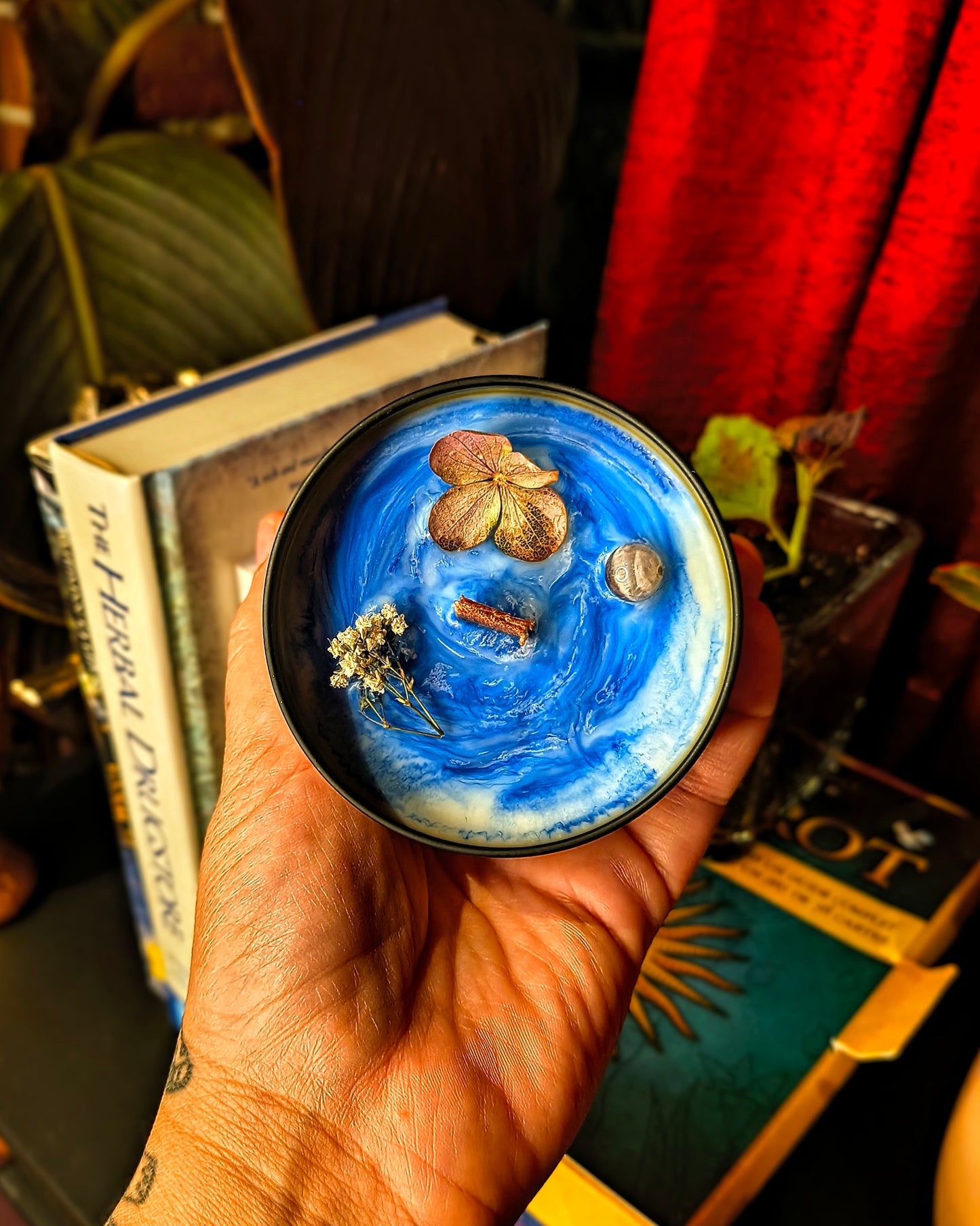 π sacred smoke candle (cedar, clove, musk)